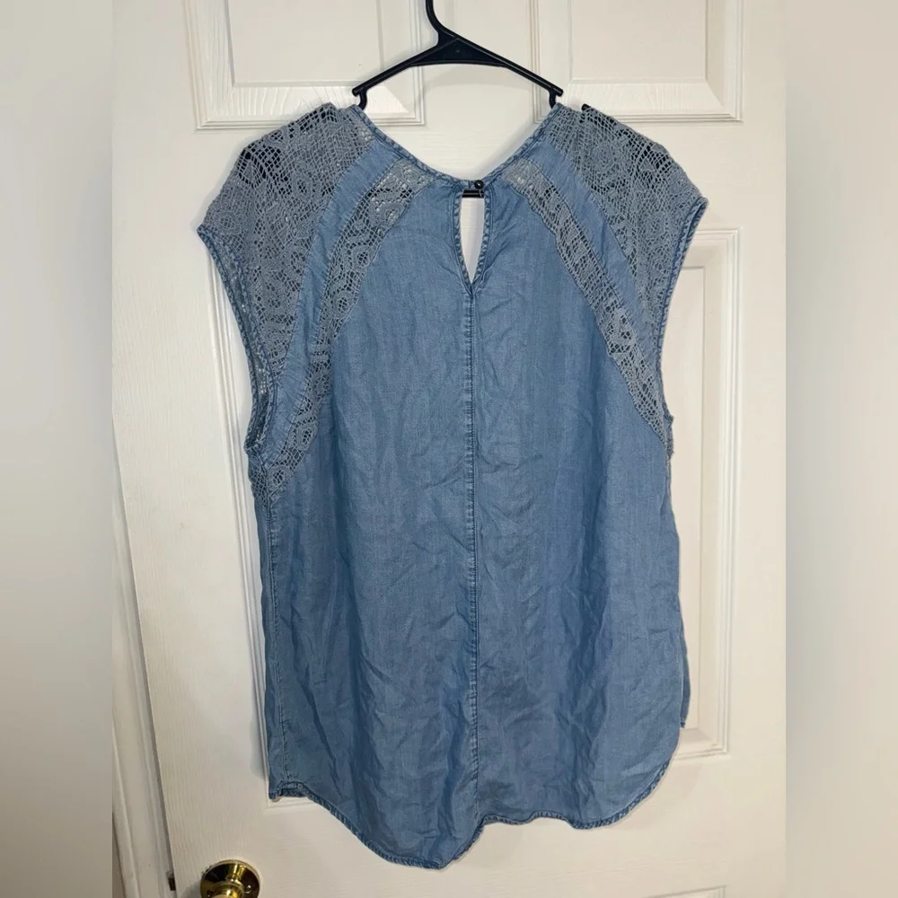 Light Blue Lace Cap Sleeve Top - Picture 5 of 6